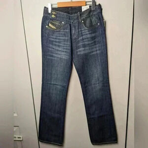 NWT ! DIESEL  CHERONE Model size 28X32 Y2K low waist, straight leg style
